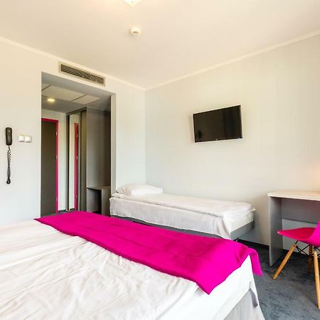 Hotel Perlowy Окунінка Екстер'єр фото