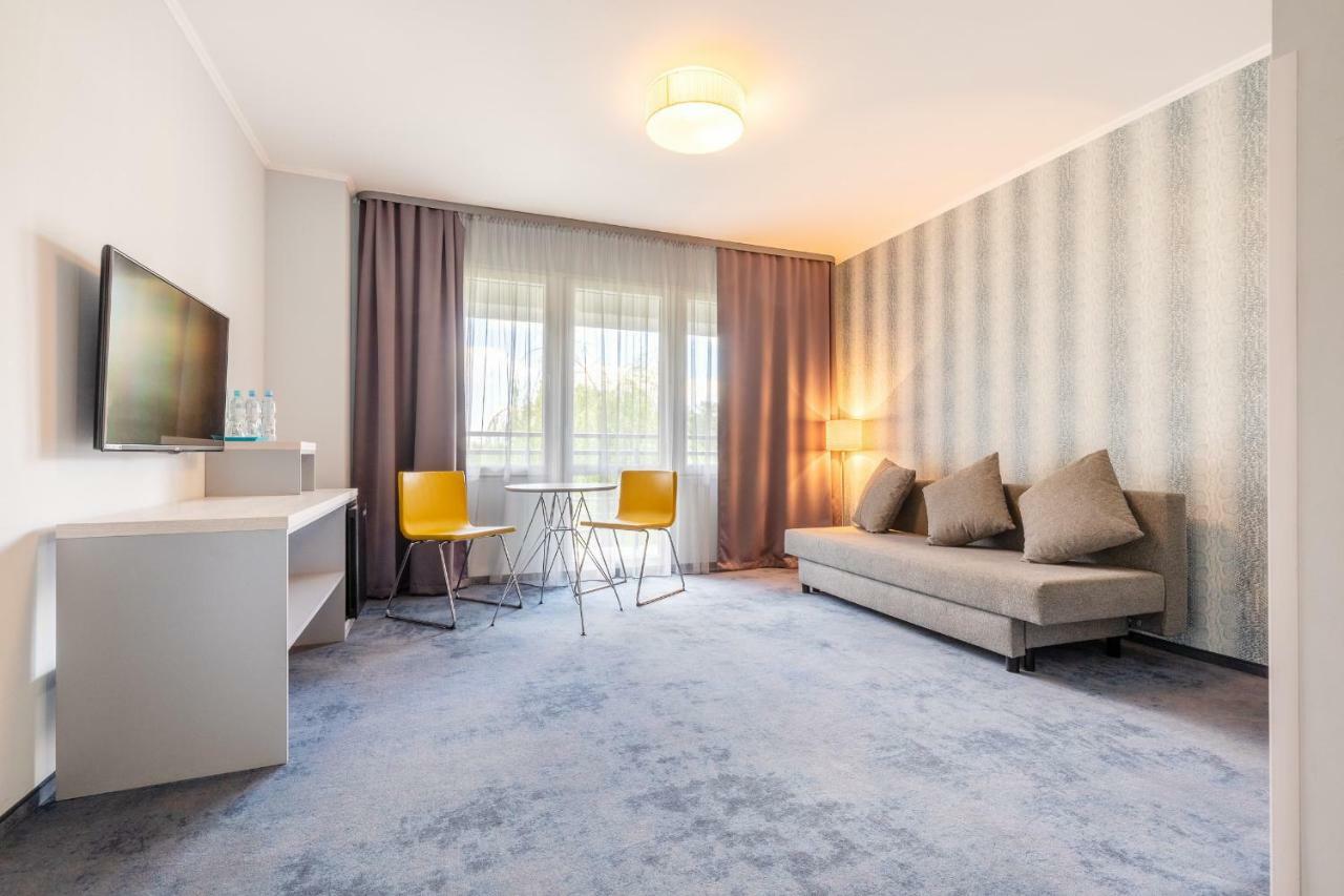 Hotel Perlowy Окунінка Екстер'єр фото